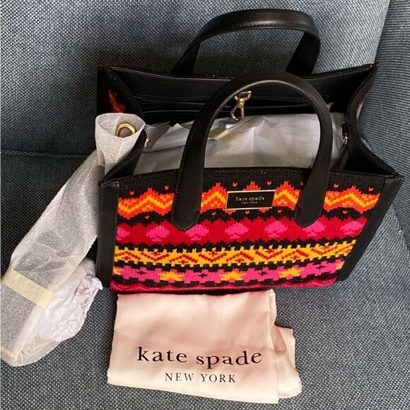 Kate Spade New York Women’s Manhattan Carnival Fair Isle Small Tote - Picture 4 of 14